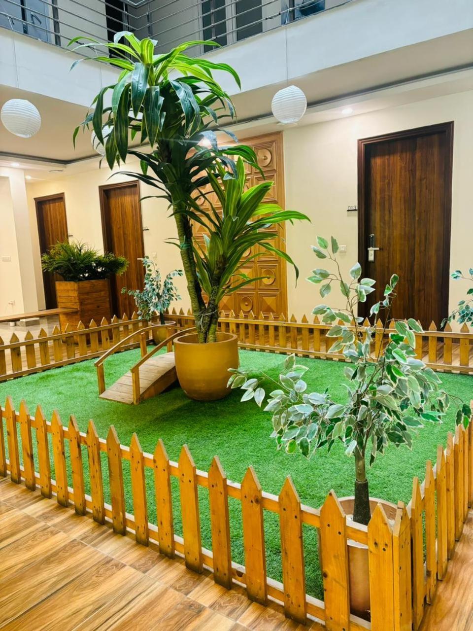Hotel Golf View Sakura-Golf Course Road 古尔冈 外观 照片